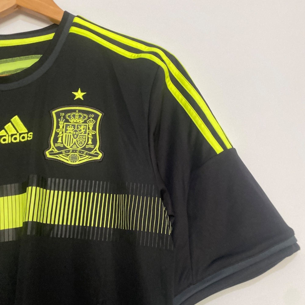 Adidas L Spain Soccer 2013–2015 Away Jersey - Picture 7 of 12